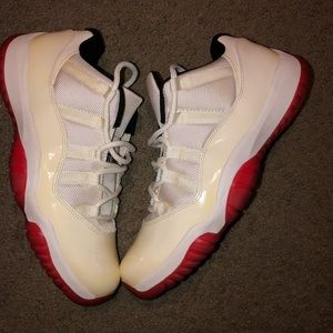 Jordan 11 low cherry bottom